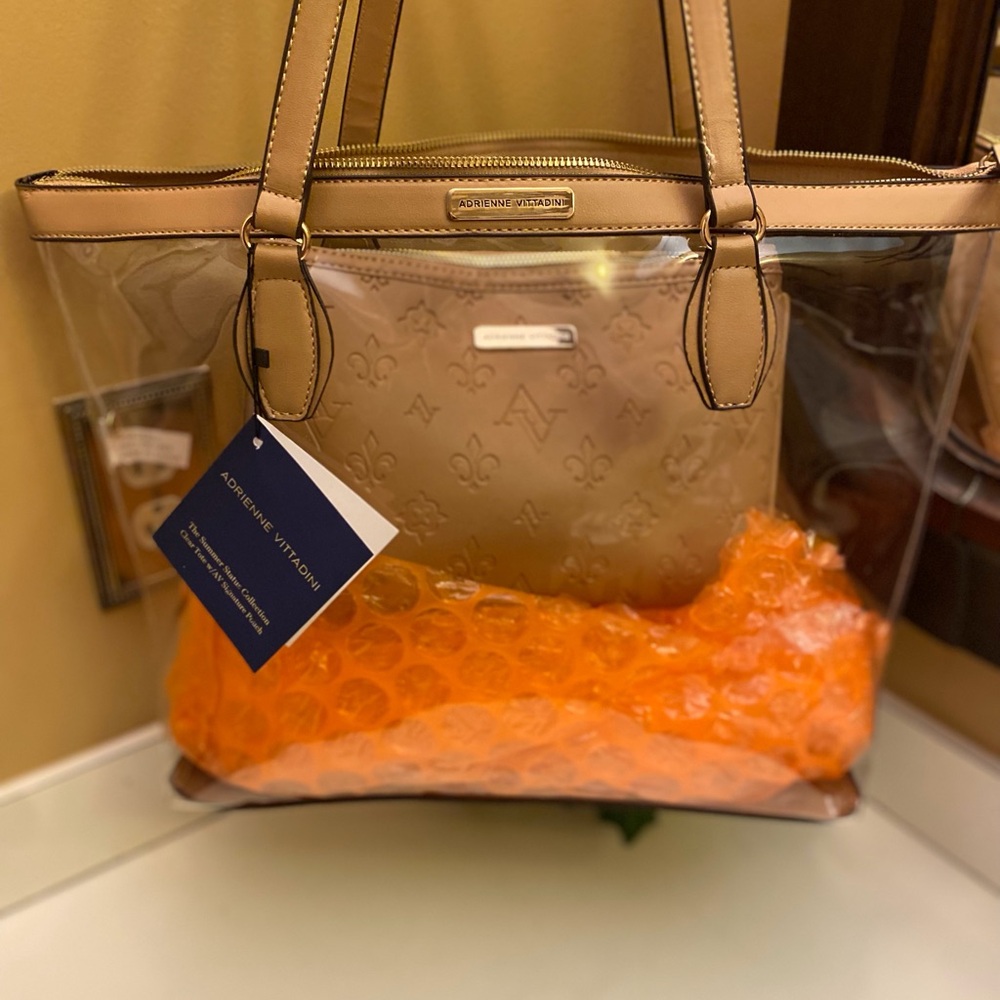 ADRIENNE VITTADINI Tan Tote Bag with MAKEUP POUCH Modern Design - Picture 9 of 15